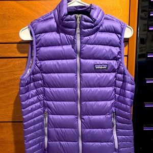NEW Patagonia Down Vest size small